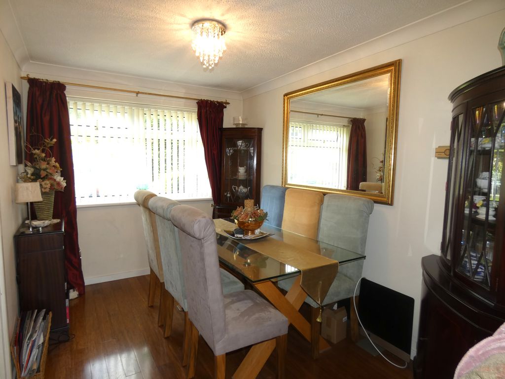 Dining Room- click for photo gallery